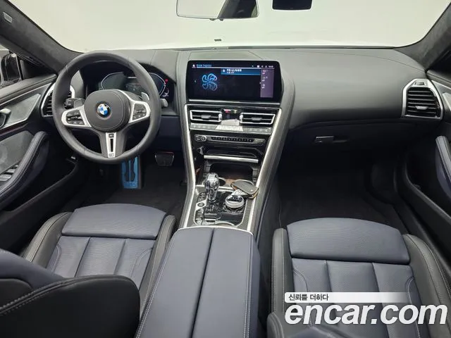 BMW 8 Series G15 — Фото автомобиля 10