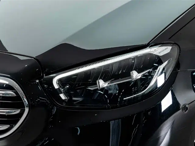 Mercedes-Benz E-Class — Фото автомобиля 4