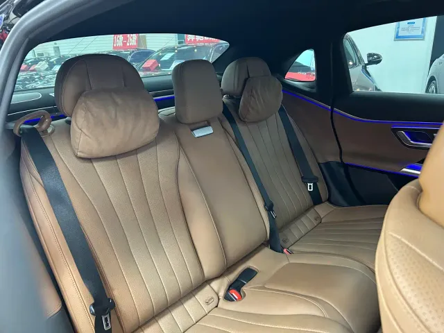 Mercedes-Benz E-Class — Фото автомобиля 19
