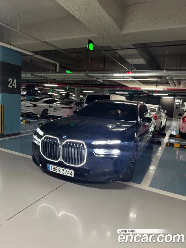 BMW 7 Series — Фото автомобиля 7