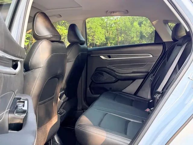 Geely Emgrand — Фото автомобиля 8
