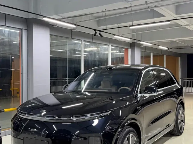 Фотография автомобиля — Li Auto L8