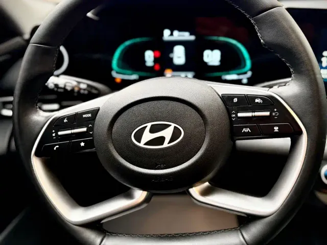 Hyundai Elantra — Фото автомобиля 23