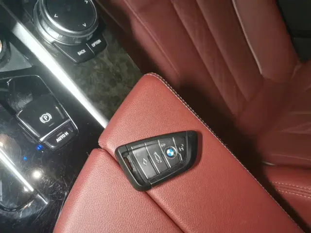BMW 5 Series — Фото автомобиля 8