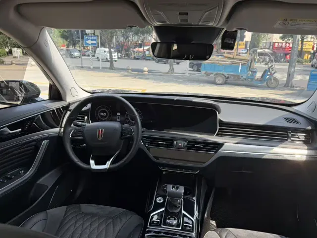 Hongqi HS5 — Фото автомобиля 15