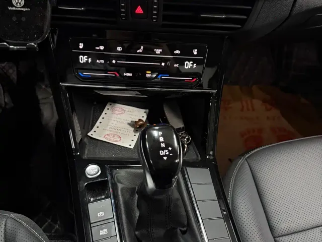 Volkswagen Passat — Фото автомобиля 12