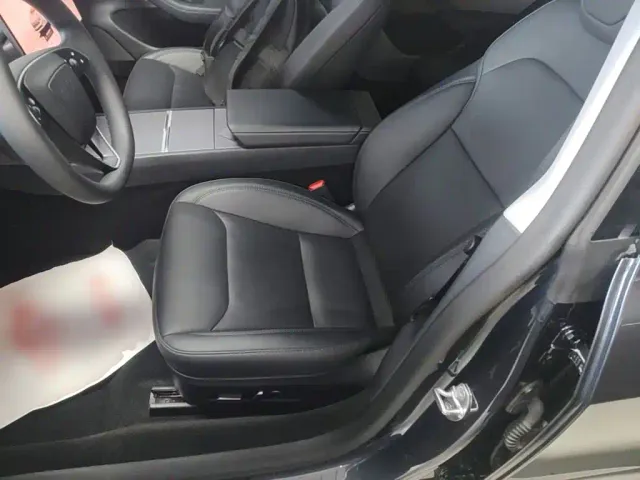 Tesla Model 3 — Фото автомобиля 14