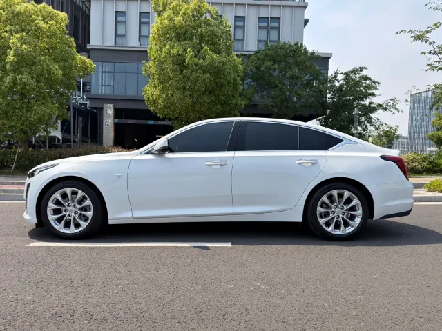 Cadillac CT5 — Фото автомобиля 3