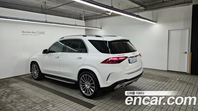 Mercedes-Benz GLE-Class — Фото автомобиля 2