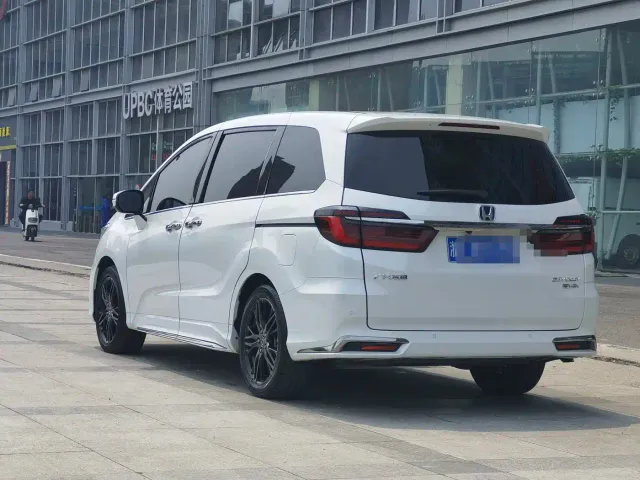 Honda Odyssey — Фото автомобиля 6