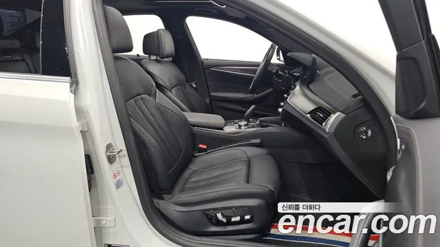 BMW 5-Series — Фото автомобиля 9