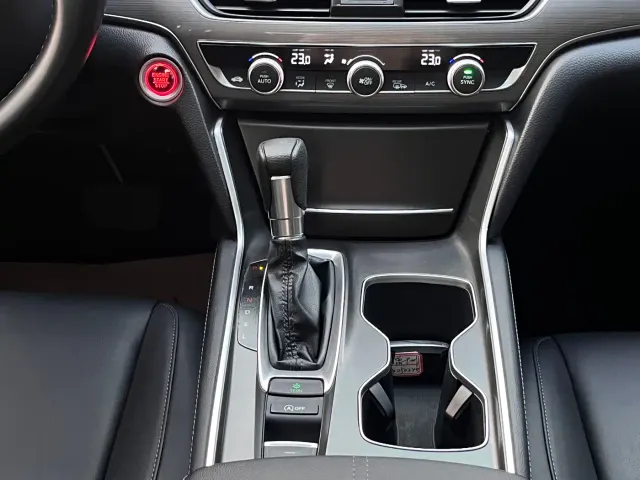 Honda Accord — Фото автомобиля 10
