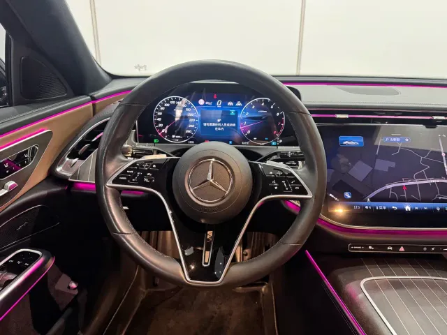 Mercedes-Benz E-Class — Фото автомобиля 15