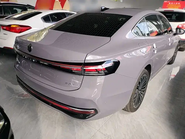 Volkswagen Passat — Фото автомобиля 6