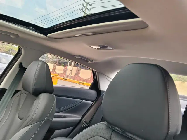 Hyundai Elantra — Фото автомобиля 8