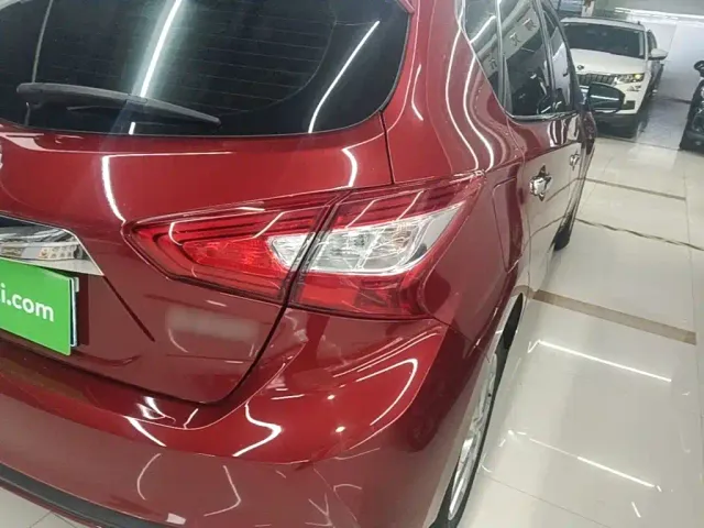 Nissan Tiida — Фото автомобиля 7