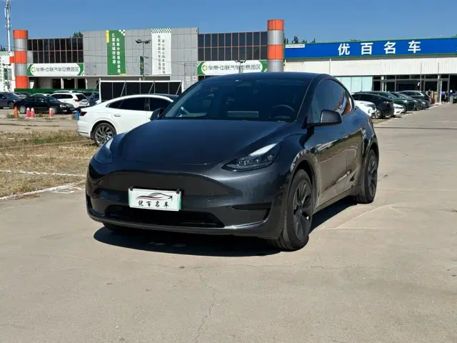 Фотография автомобиля — Tesla Model Y