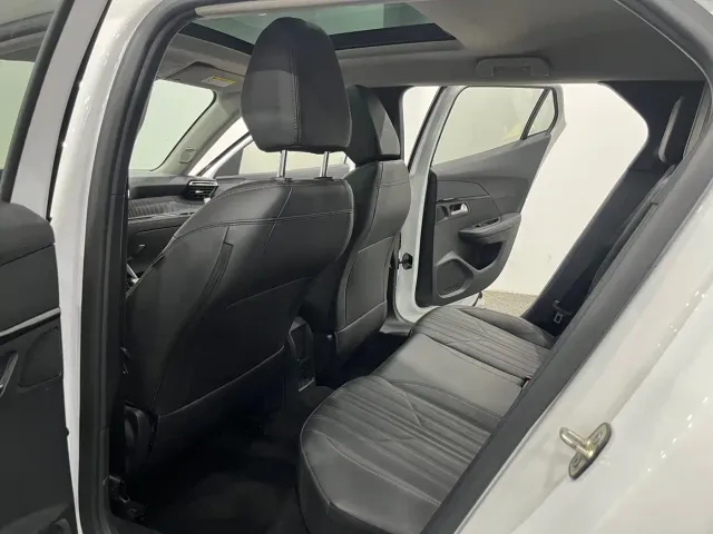 Peugeot 2008 — Фото автомобиля 6