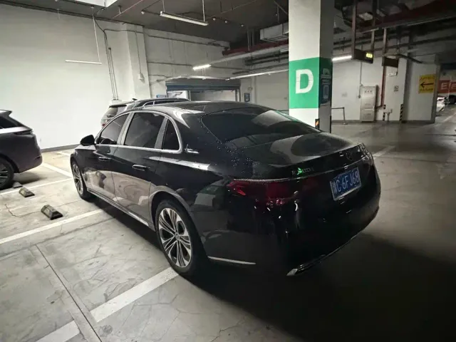 Mercedes-Benz E-Class — Фото автомобиля 2
