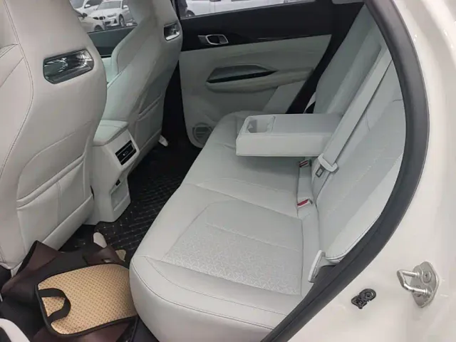 Changan Oshan Z6 EV — Фото автомобиля 12