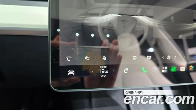 Tesla Model Y — Фото автомобиля 15
