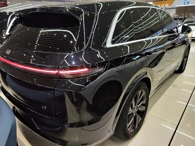 Li Auto L7 — Фото автомобиля 6