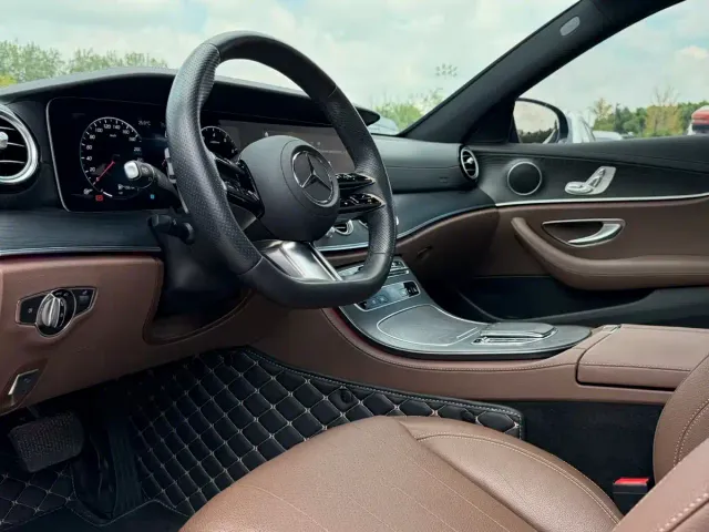 Mercedes-Benz E-Class — Фото автомобиля 5