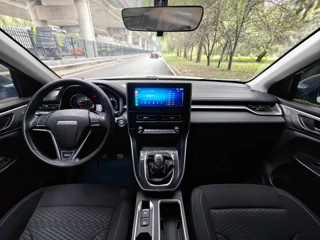 Haval M6 — Фото автомобиля 11