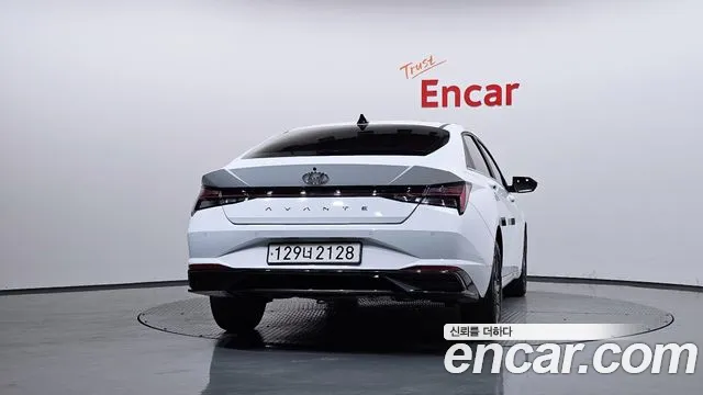 Hyundai Avante CN7 — Фото автомобиля 4