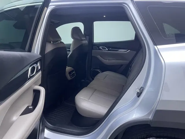 Geely Boyue L — Фото автомобиля 14
