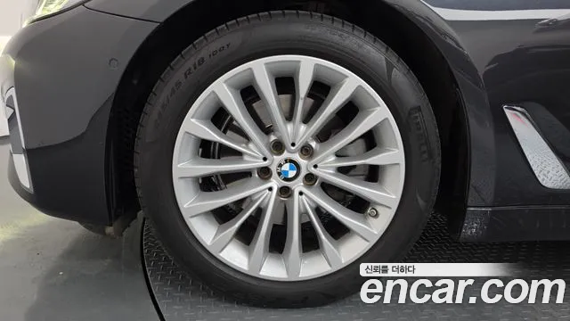 BMW 5-Series — Фото автомобиля 5