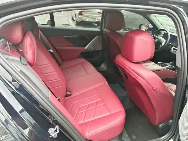 BMW 5 Series — Фото автомобиля 7