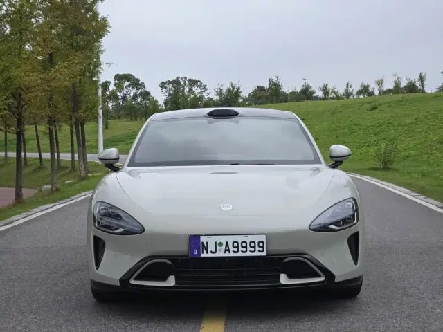 Xiaomi SU7 — Фото автомобиля 2