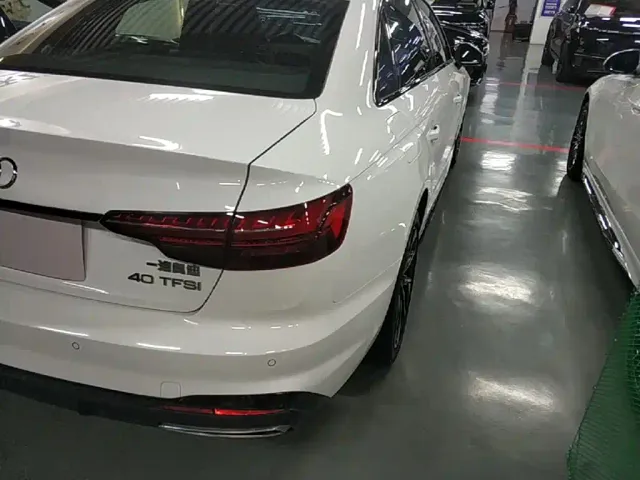 Audi A4L — Фото автомобиля 7