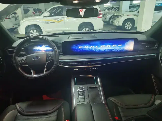 Ford Explorer — Фото автомобиля 13
