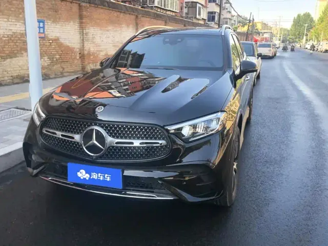 Фотография автомобиля — Mercedes-Benz GLC-Class