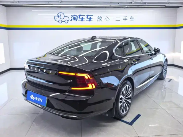 Volvo S90 — Фото автомобиля 3