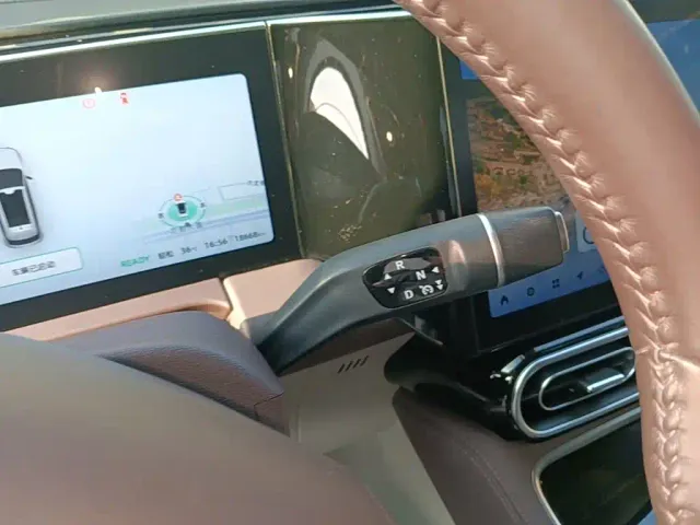 Leapmotor C11 — Фото автомобиля 13