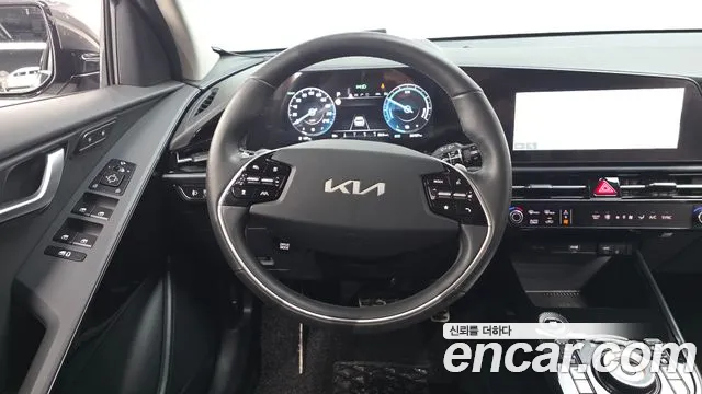 Kia Niro The All New Niro Signature — Фото автомобиля 12