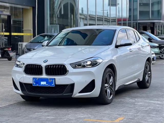Фотография автомобиля — BMW X2