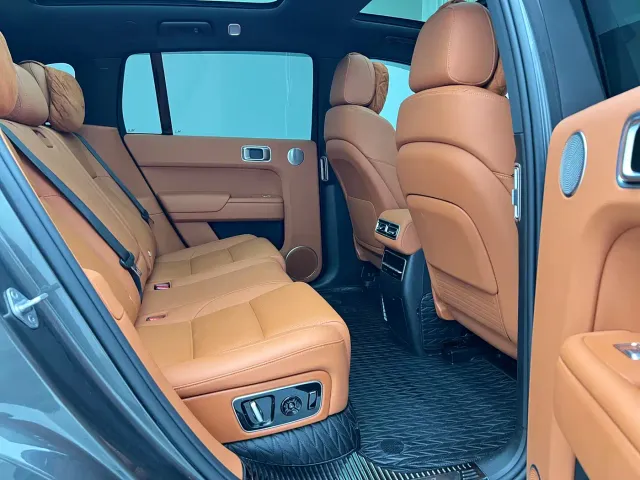 Li Auto L7 — Фото автомобиля 11