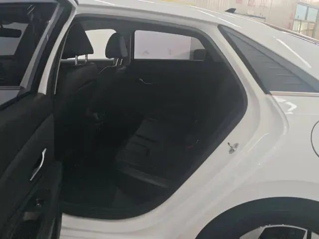 Hyundai Elantra — Фото автомобиля 11