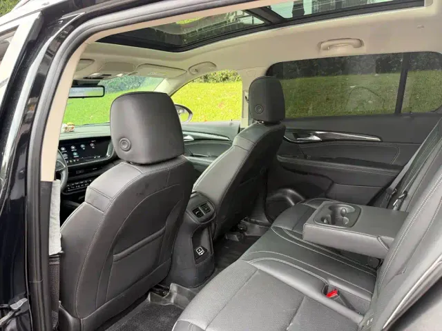 Buick Envision Plus — Фото автомобиля 11