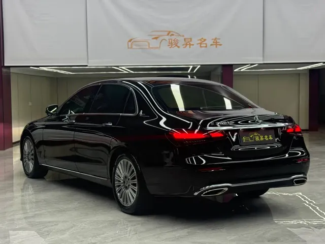 Mercedes-Benz E-Class — Фото автомобиля 7