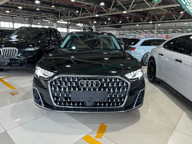 Фотография автомобиля — Audi A8