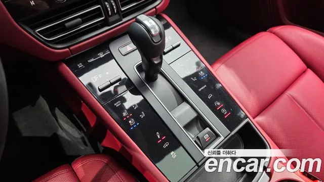 Porsche Macan — Фото автомобиля 14