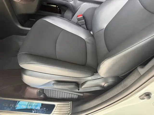 Toyota Granvia — Фото автомобиля 11