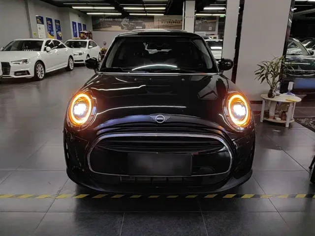 MINI Hatch — Фото автомобиля 2
