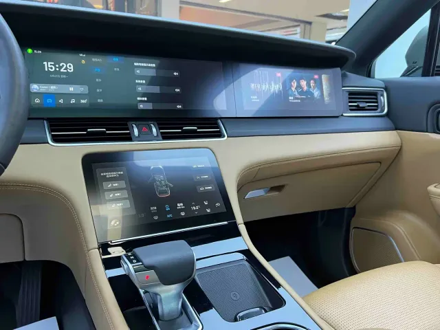 Li Auto ONE — Фото автомобиля 12