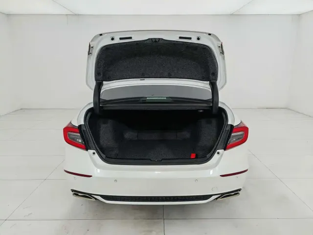 Honda Accord — Фото автомобиля 16